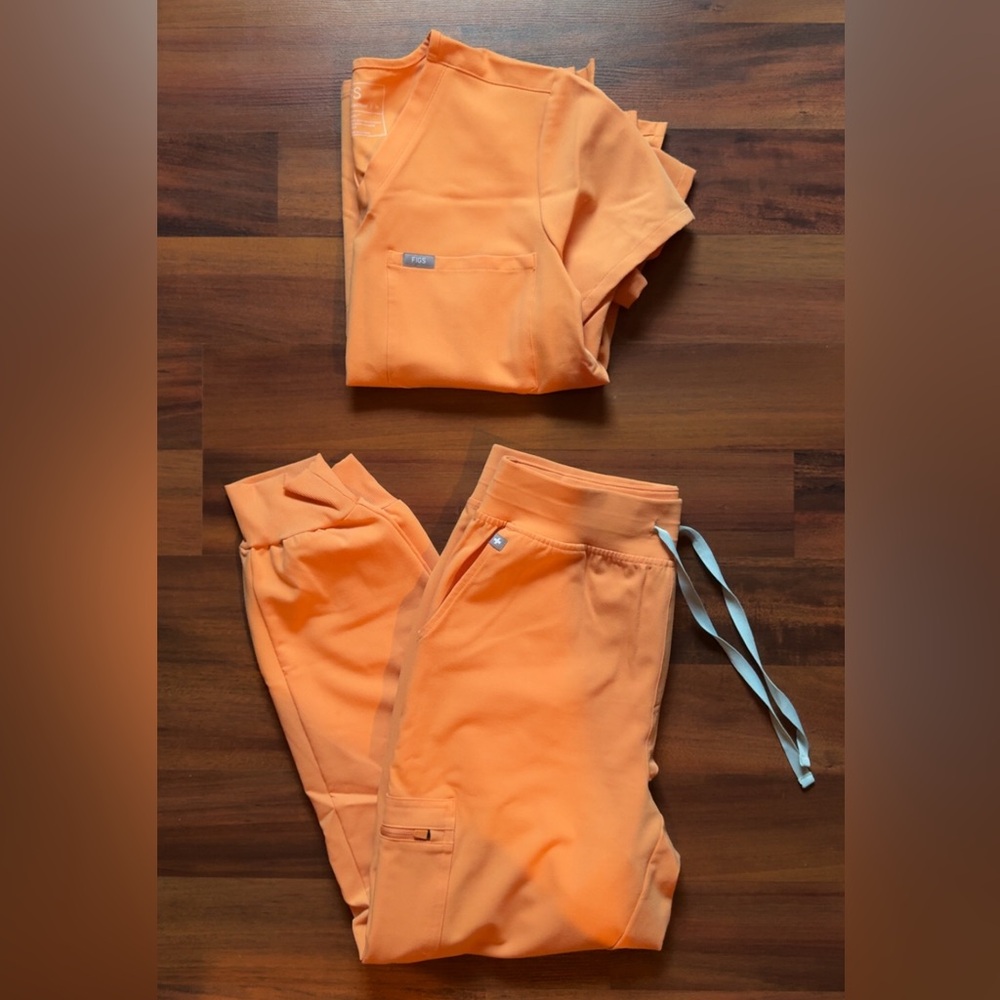 Figs Shaka Orange Scrub Joggers Set